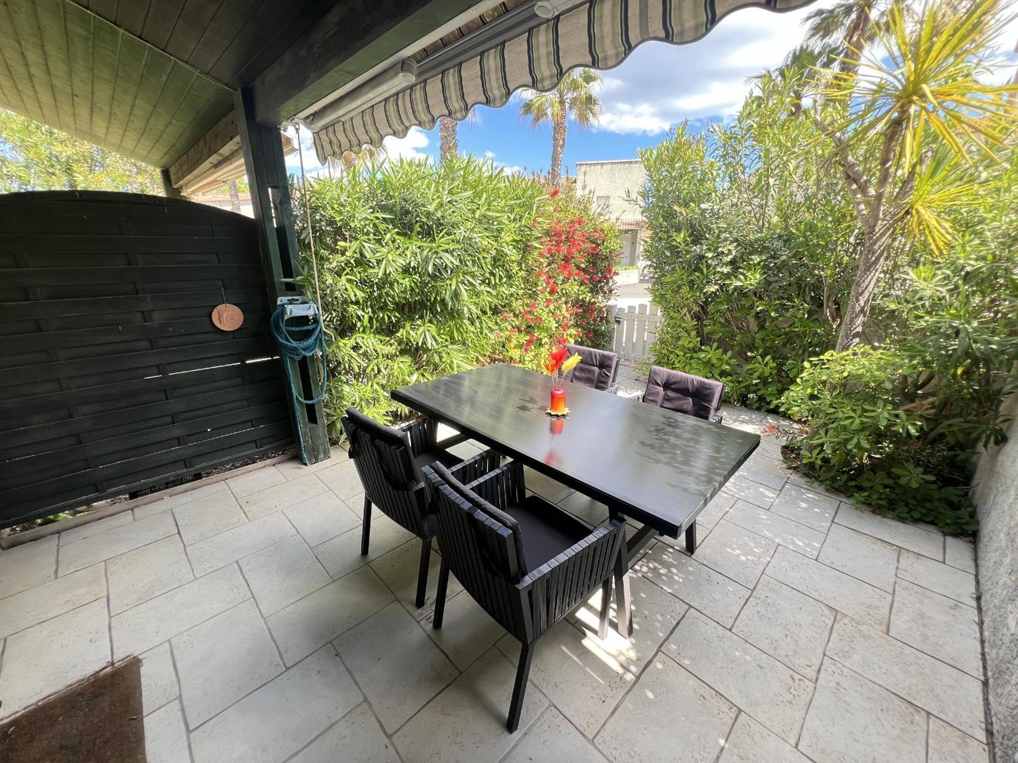 Holiday home Pavillon 6 Pers En Avec Piscine Et Wifi A 700m De La - Fr-1-781-86 *
